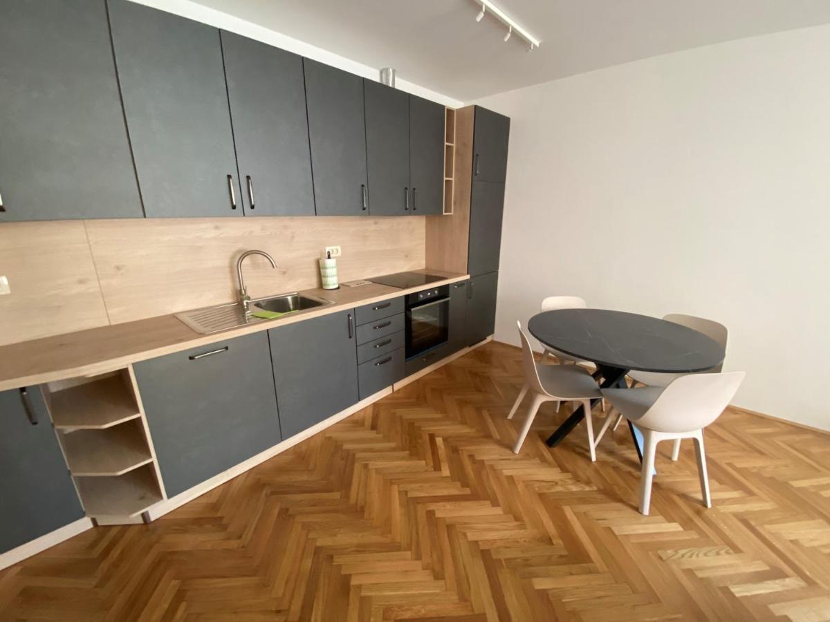 Apartments Tito & Robin โคเปร์ ภายนอก รูปภาพ