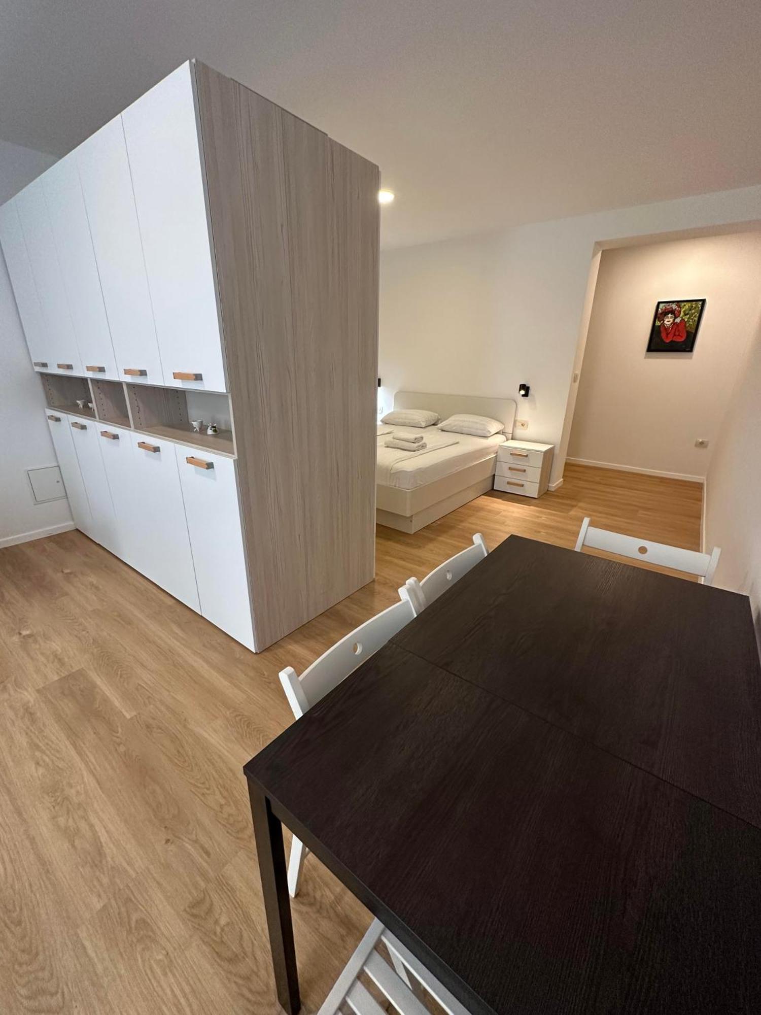 Apartments Tito & Robin โคเปร์ ภายนอก รูปภาพ